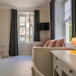 Rachel Quadro Apartmán Intra