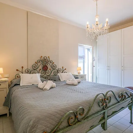 Apartment Rachel Quadro Intra